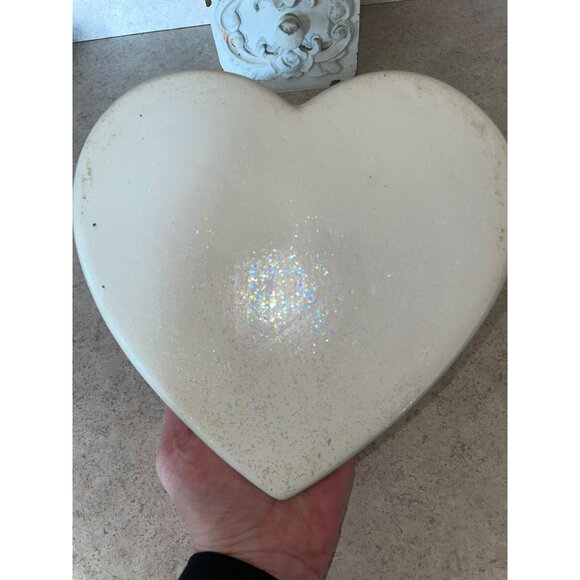 Vintage Heart-Shaped Double Angel Face Ceramic Trinket Box With Floral Accents & - Picture 5 of 5